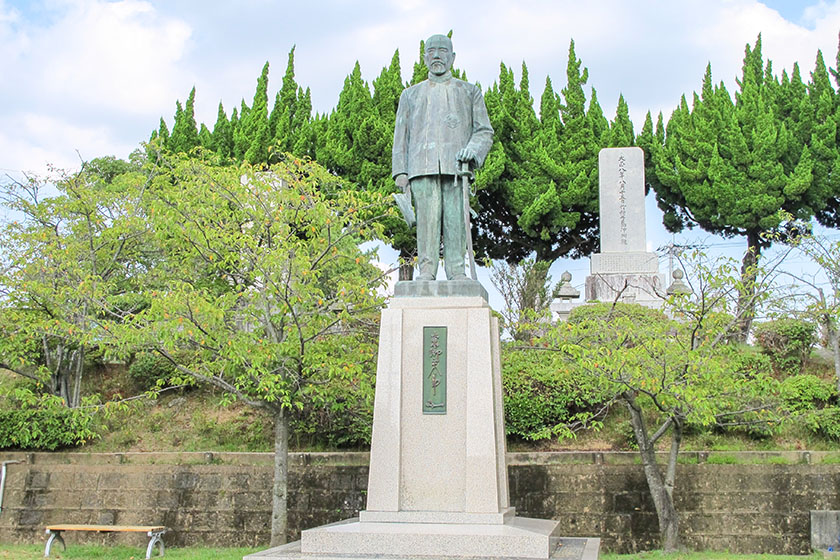 東公園（旧海軍墓地）